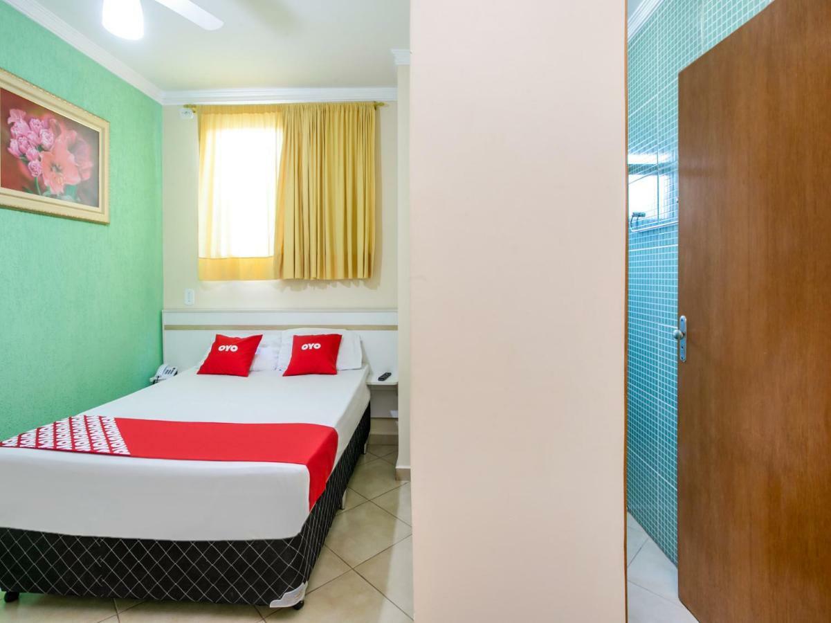 Oyo Hotel Dayse Santana de Parnaíba Kültér fotó